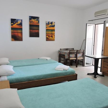 Egeon Rooms And Studios Georgioupoli Esterno foto