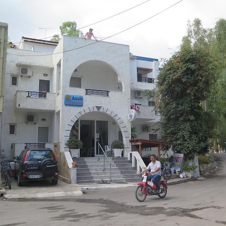 Egeon Rooms And Studios Georgioupoli Esterno foto