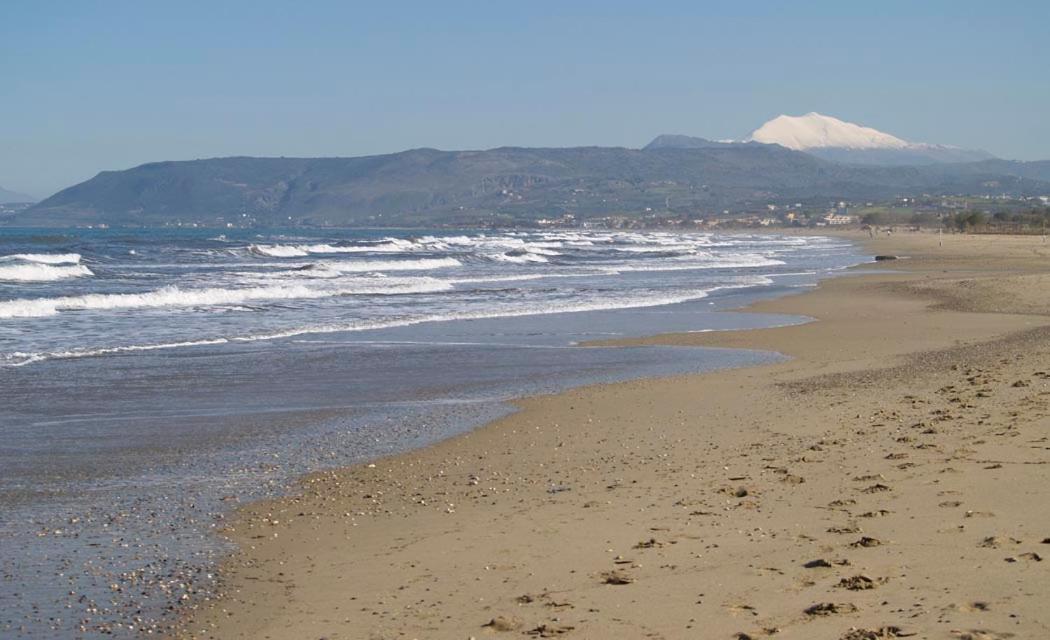Egeon Rooms And Studios Georgioupoli Esterno foto